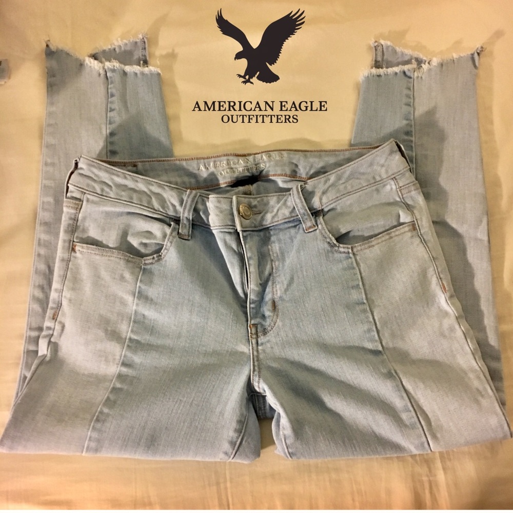 AEO Light Wash Jegging Crop Jean Size 12